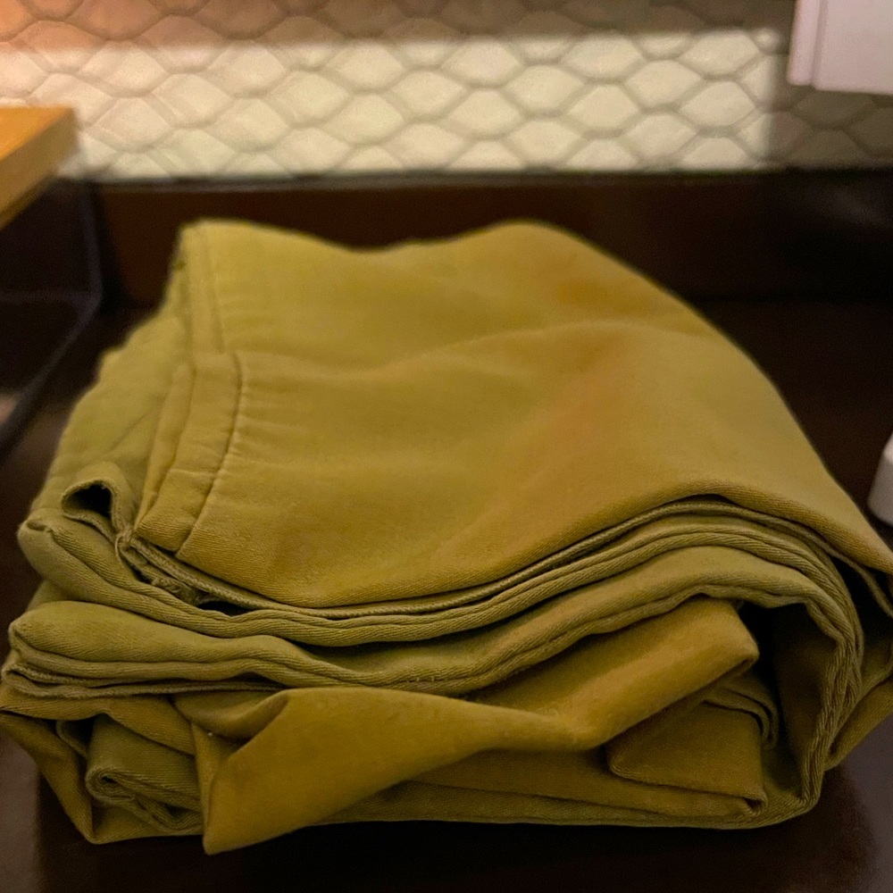 Set of 4 pillowcases- Two green and Two pink